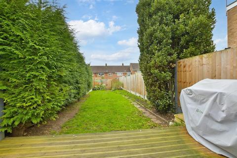 27 Cleveland Road, Basildon, SS14 1NL