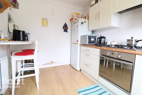 19 Wisdons Close, Dagenham, RM10 7HB