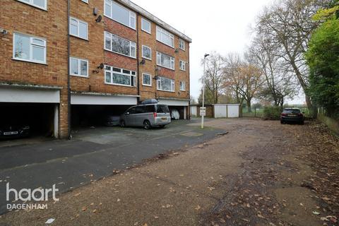 19 Wisdons Close, Dagenham, RM10 7HB
