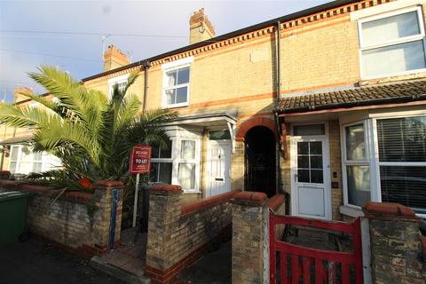 3 bedroom terraced house to rent, Queens Road, Peterborough