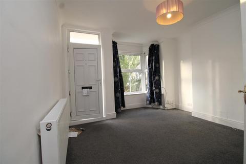 3 bedroom terraced house to rent, Queens Road, Peterborough