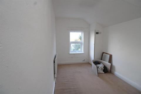 3 bedroom terraced house to rent, Queens Road, Peterborough