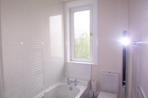 2 bedroom flat to rent, Clearburn Gardens, Edinburgh EH16