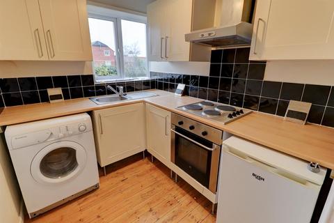 2 bedroom flat to rent, Guys Cliffe Avenue, Leamington Spa