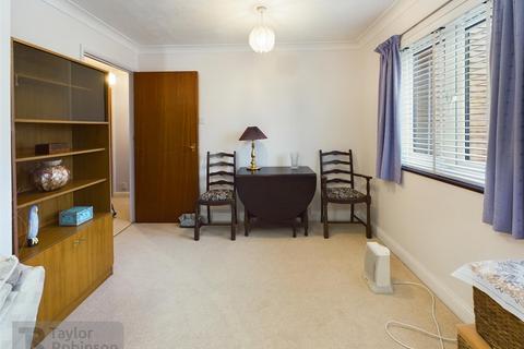 1 bedroom retirement property for sale, Brighton Road, Crawley