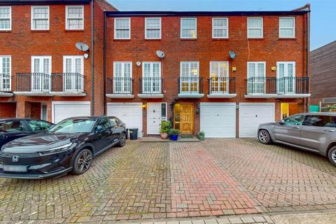 3 bedroom house for sale, Fawe Park Road, London