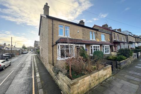 3 bedroom end of terrace house for sale, Avondale Road, Shipley, West Yorkshire