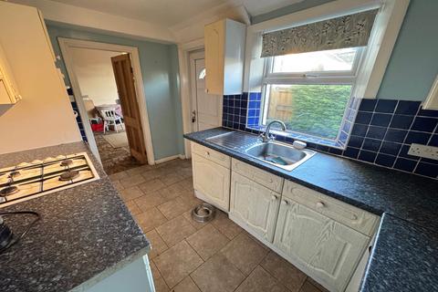 3 bedroom end of terrace house for sale, Avondale Road, Shipley, West Yorkshire