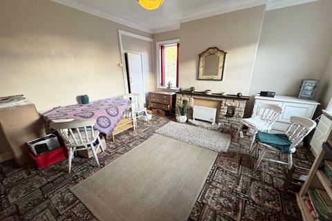 3 bedroom end of terrace house for sale, Avondale Road, Shipley, West Yorkshire