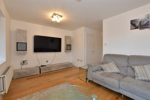 4 bedroom terraced house for sale, Warwick Crescent, Laindon, Basildon, Essex