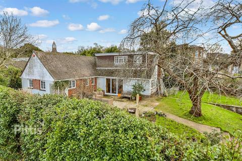 5 bedroom detached bungalow for sale, West Hill Road, Ryde, Isle of Wight