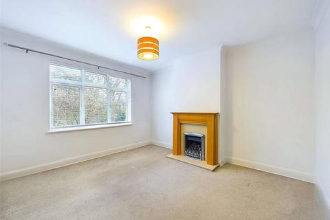 2 bedroom maisonette to rent, Vale Close Strawberry Vale, Twickenham