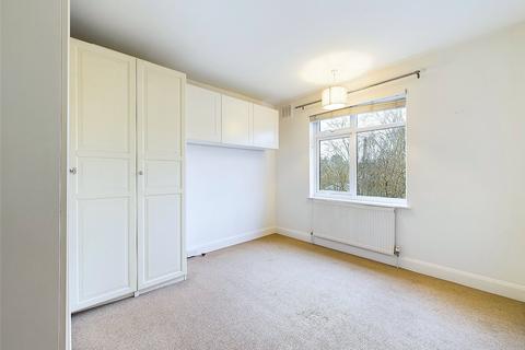 2 bedroom maisonette to rent, Vale Close Strawberry Vale, Twickenham