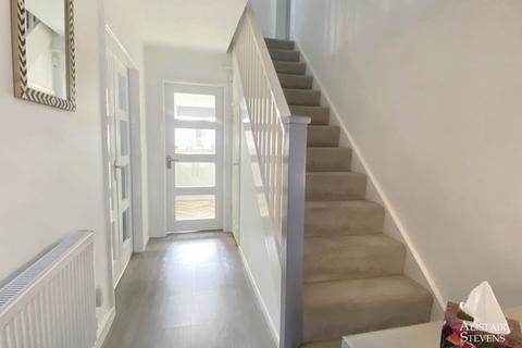 15 Ashwood Drive, Royton, Oldham, OL2 5TW
