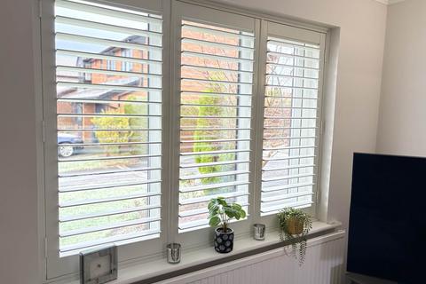 15 Ashwood Drive, Royton, Oldham, OL2 5TW