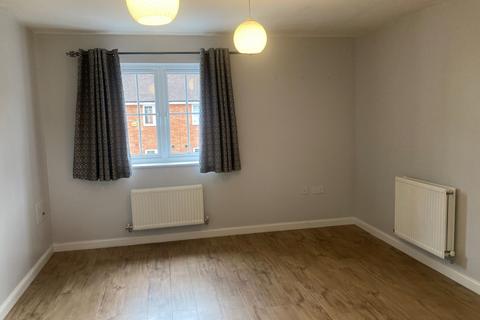 2 bedroom maisonette to rent, Brookfield Drive, Horley RH6