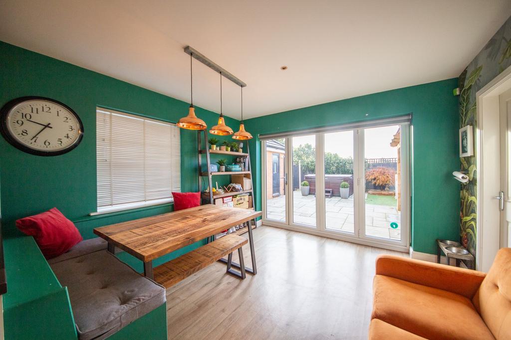 Kitchen / Dining Room