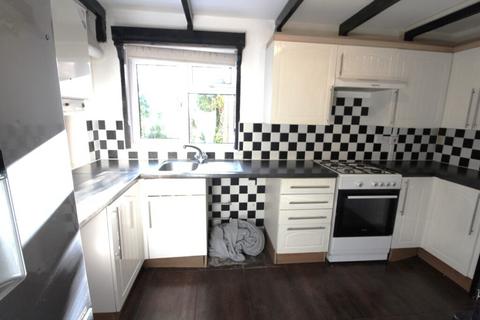 3 bedroom flat to rent, Culloden Road, Enfield EN2