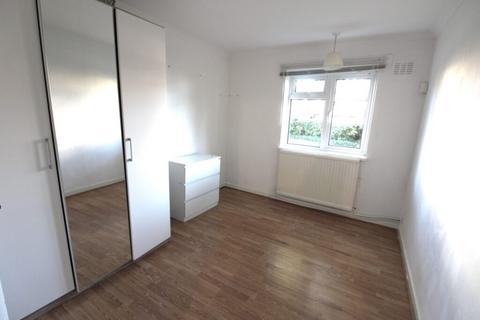 3 bedroom flat to rent, Culloden Road, Enfield EN2