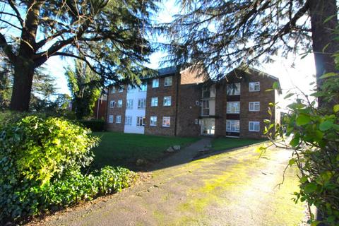 3 bedroom flat to rent, Culloden Road, Enfield EN2