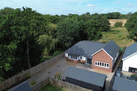 3 bedroom detached house for sale, Oaklands Stoney Hills, Burnham-On-Crouch