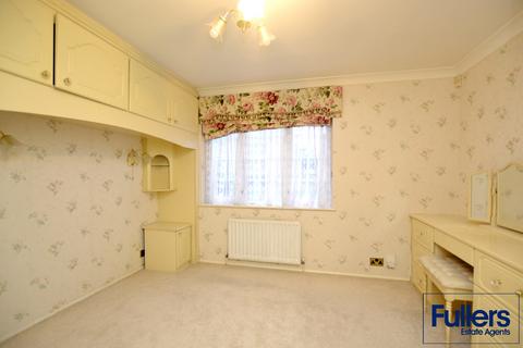 1 bedroom ground floor flat for sale, Cunard Crescent, London N21