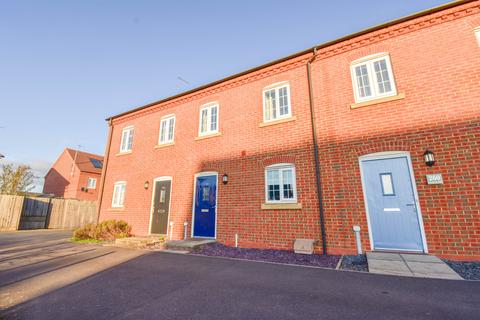 2 bedroom terraced house to rent, Greenkeepers Road, Great Denham MK40