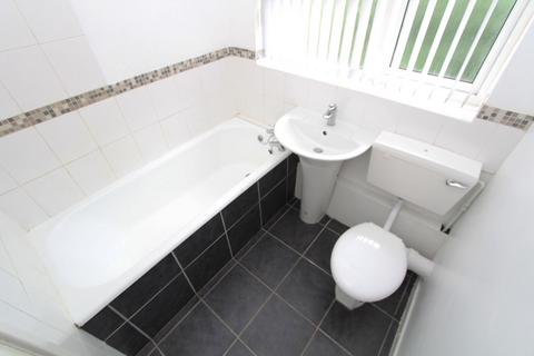 1 bedroom flat to rent, Wood Street, Dudley DY2