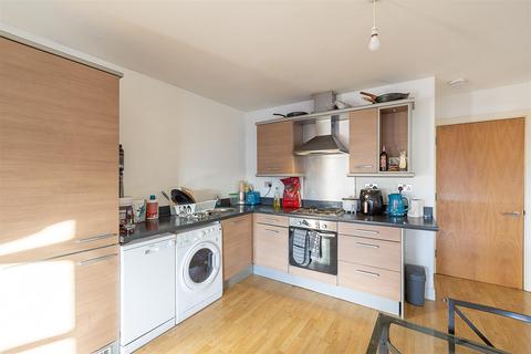 4 bedroom maisonette to rent, Pandongate House, City Road, Newcastle upon Tyne