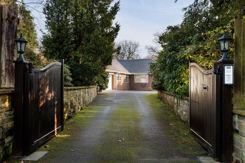 2 bedroom bungalow for sale, Chester Road, Mere, WA16