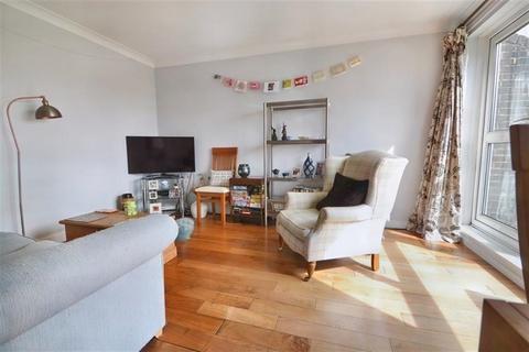 2 bedroom flat to rent, Abbotts Barton