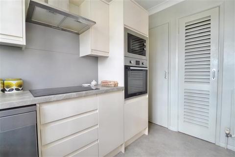 2 bedroom flat to rent, Abbotts Barton