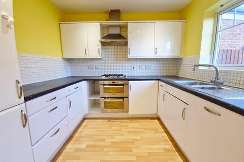 3 bedroom semi-detached house to rent, Rochester Road, Hornchurch, Essex, RM12