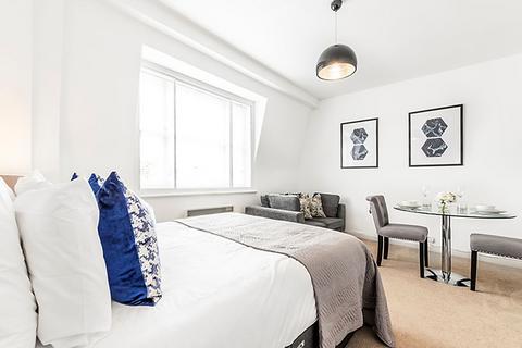 Studio to rent, Hill Street, Mayfair, London, W1J