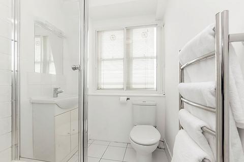 Studio to rent, Hill Street, Mayfair, London, W1J