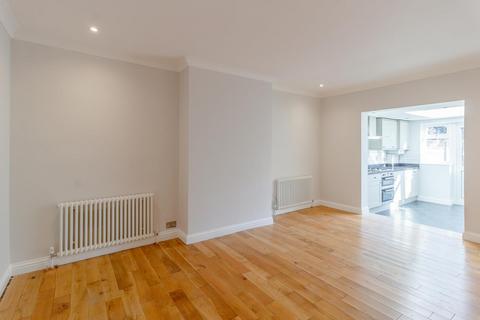 2 bedroom flat to rent, Park House Gardens, Twickenham