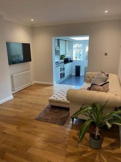 2 bedroom flat to rent, Park House Gardens, Twickenham