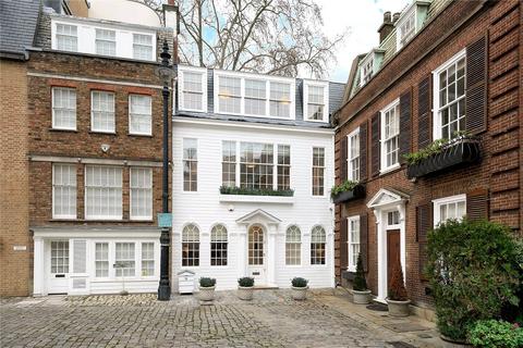 5 bedroom terraced house to rent, Lowndes Close, Belgravia, London, SW1X