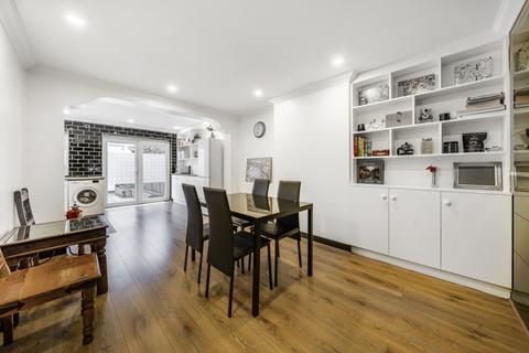 5 bedroom end of terrace house for sale, Bodiam Road, London, SW16