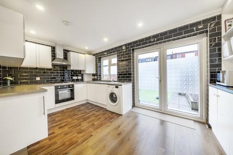 5 bedroom end of terrace house for sale, Bodiam Road, London, SW16