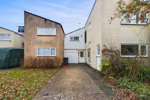 3 bedroom terraced house to rent, Laurel Close, Crawley RH10