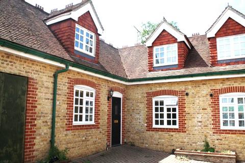 3 bedroom mews to rent, Breakspear Road North, Harefield UB9