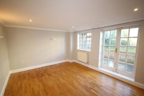 3 bedroom mews to rent, Breakspear Road North, Harefield UB9