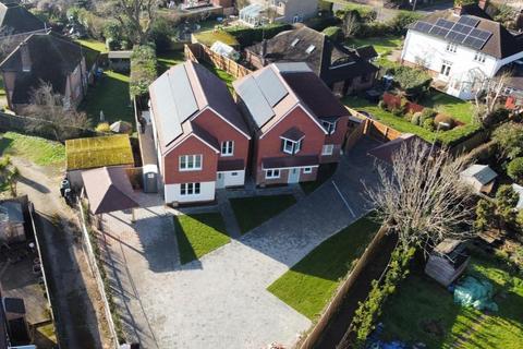 4 bedroom detached house for sale, Upper St Michaels Road, Aldershot