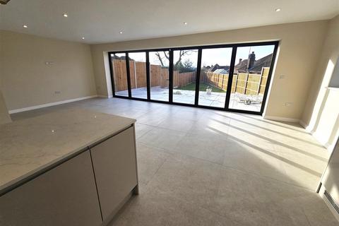 4 bedroom detached house for sale, Upper St Michaels Road, Aldershot