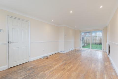 3 bedroom end of terrace house for sale, Ash Road, Crawley RH10