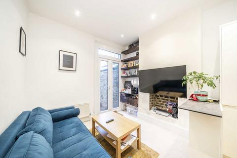 2 bedroom flat to rent, Trelawn Road, London SW2