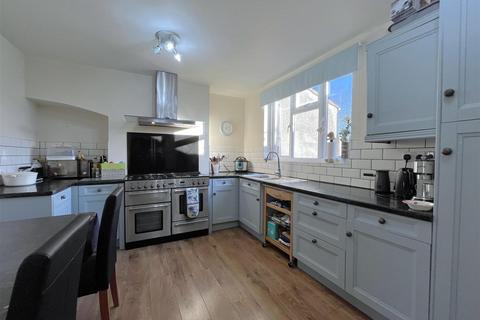 21 Hanworth Road, Warwick, CV34 5DY