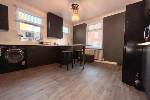 16 Coniston Road, Barnsley, S71 1EJ