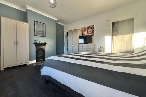 16 Coniston Road, Barnsley, S71 1EJ